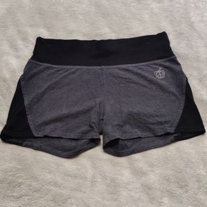 Green Apple bike shorts, size L
